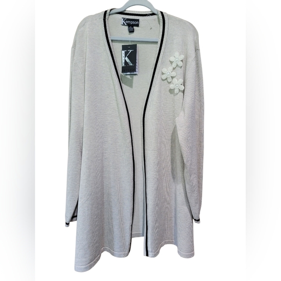 Women's Elegant Cream Cardigan - Picture 2 of 12